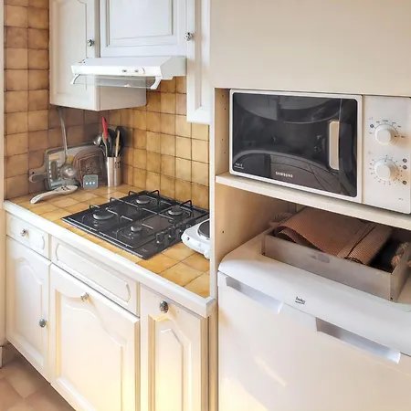 Holiday home Maison Charmante A Avec Jardin Cloture