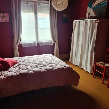 Maison Charmante A Avec Jardin Cloture بيت للعطل فو سور ميه
